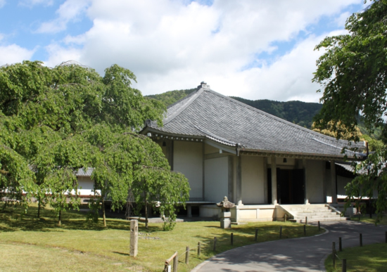霊宝館内仏像棟