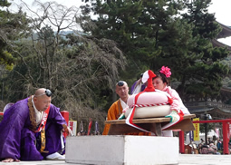 Mochi age (race cake lifting)