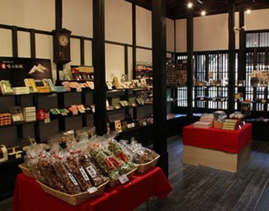 雨月茶屋売店 内観