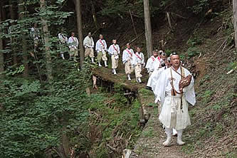 鳳閣寺夜祭り「理源大師御廟参道」