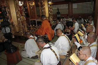 鳳閣寺夜祭り「本堂：慧印法要」