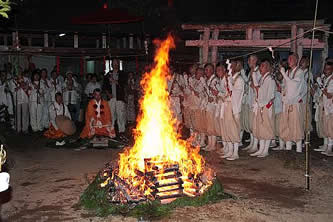 鳳閣寺夜祭り「柴燈護摩」