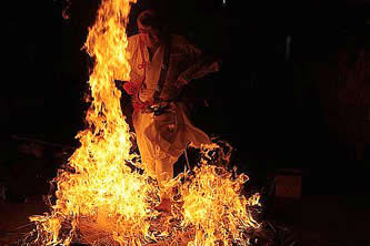 鳳閣寺夜祭り「火生三昧（１）」